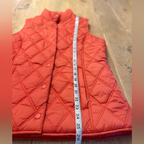 Roper Women's Red Puffer Vest - Picture 2 of 9